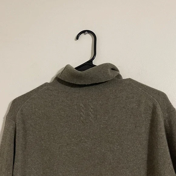 Nili Lotan cashmere turtleneck sweater large - Picture 7 of 9